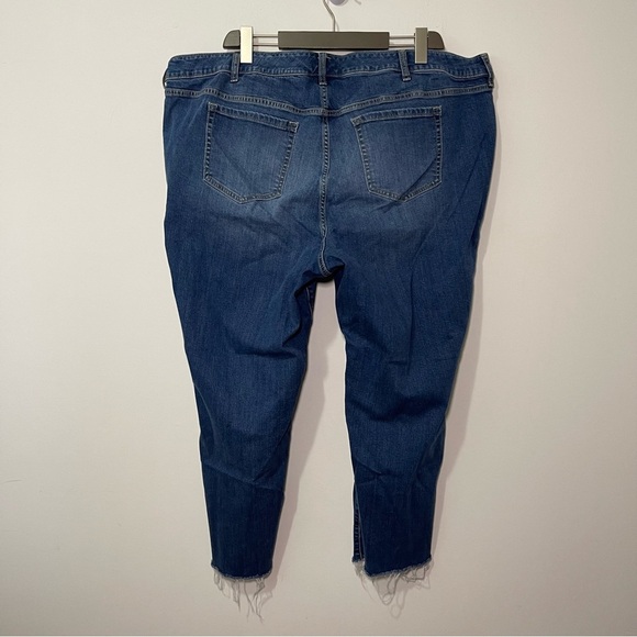 Torrid women’s Medium Wash casual Crop Boyfriend fit denim raw Hem Jeans in 24 - Picture 6 of 12